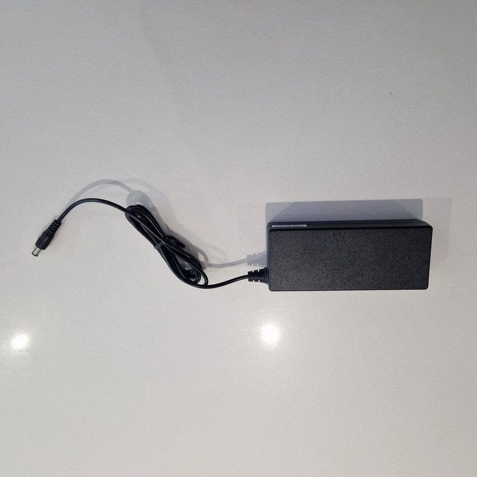 Zyxel GS1900-8HP 8 Port PoE Smart Managed Gigabit Ethernet Switch with PSU - Image 4 of 4