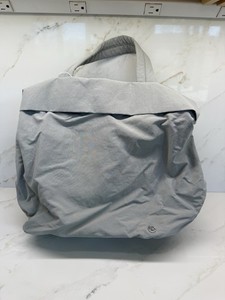 Lululemon Gray Large Gym Bag Buckle Closure Adjustable Strap Multifunction Comp…