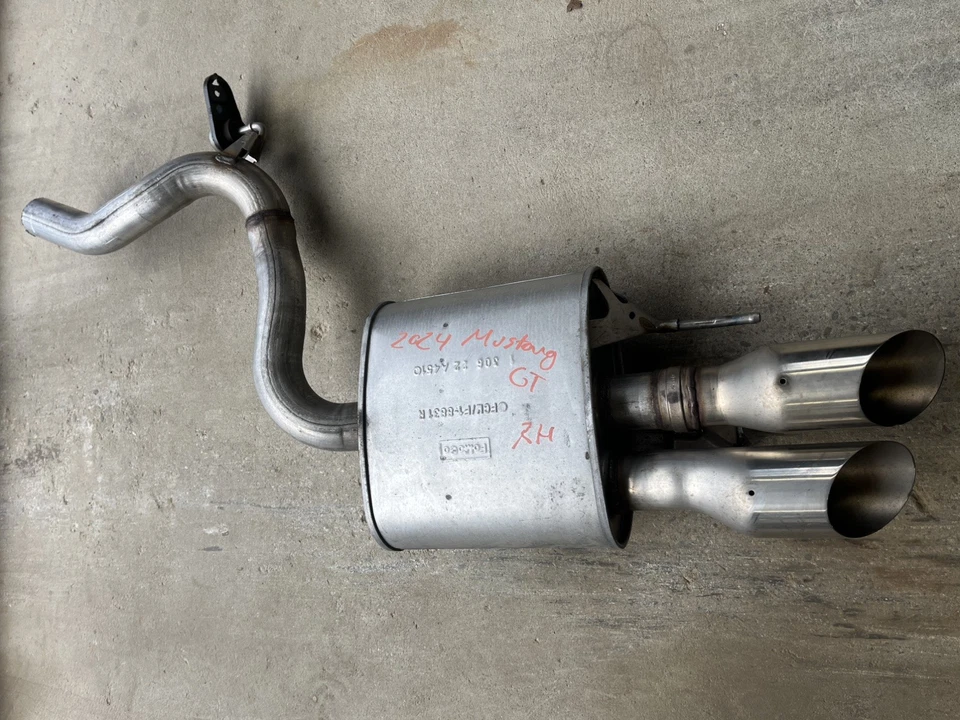SILENCIADOR ESCAPE TRASERO IZQUIERDO Y DERECHO FORD MUSTANG GT 2024-2026 OEM CON ACTUADORES Foto 2 de 4