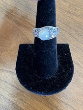 Beautiful vintage 925 sterling silver ring with a pearl