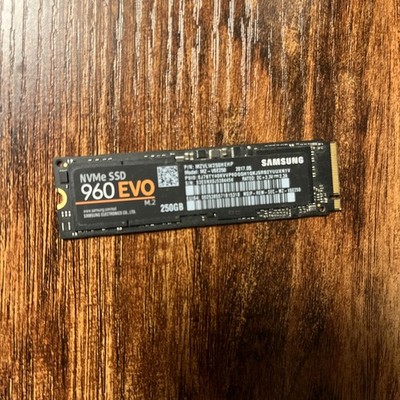 Samsung 2280mm 960 EVO 250GB M.2 NVMe Gen 3.0 x 4 SSD MZVLW250HEHP