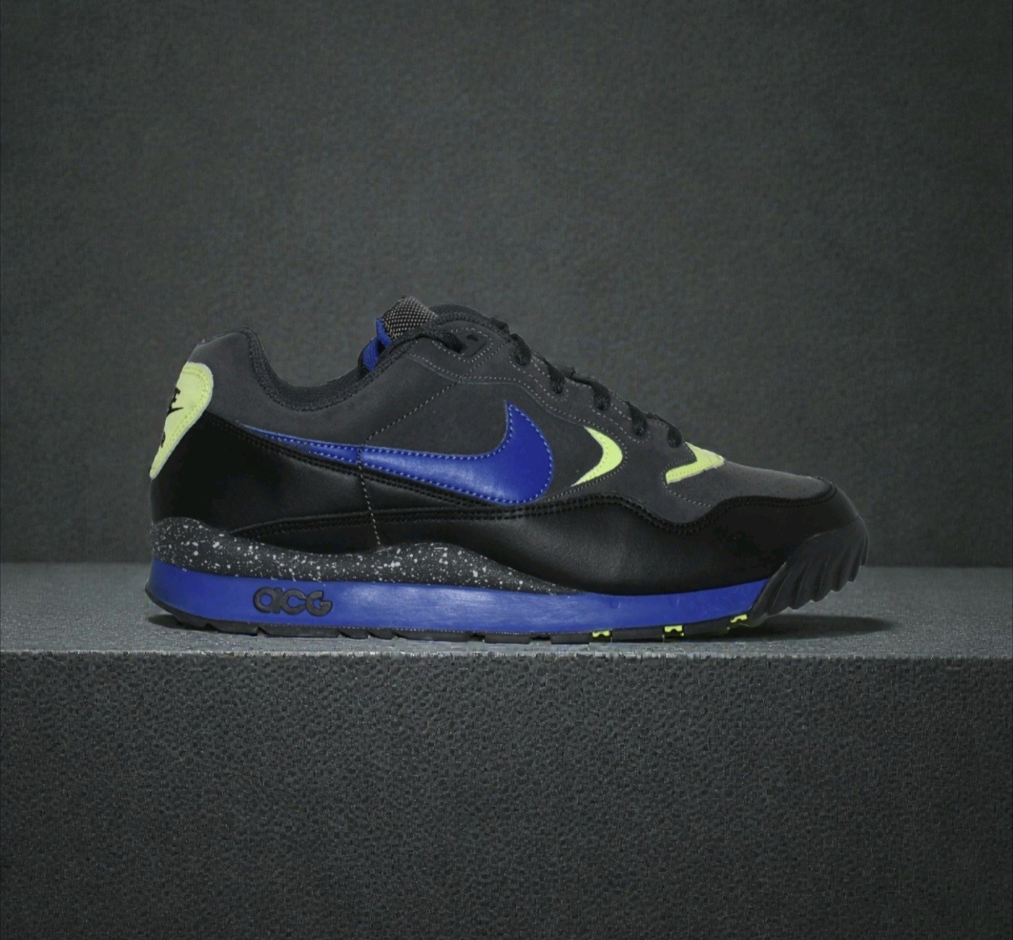 - Sz 9 Shoes Purple