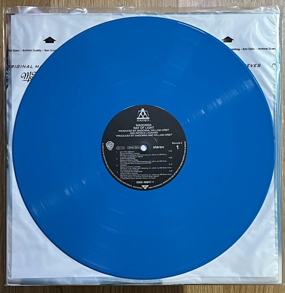 Madonna Ray of Light Vinyl Limited Edition Blue 2LP Sainsburys - Image 4 of 4