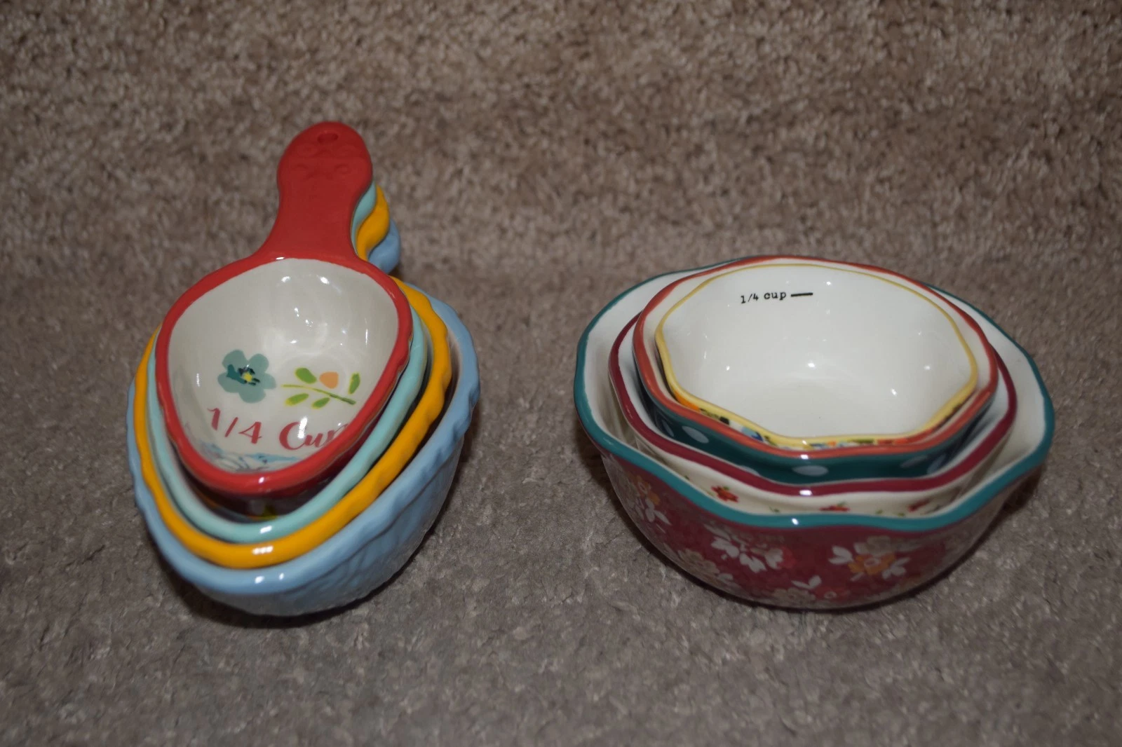 Pioneer Woman, Ceramic Measuring Cups with Handles and Measuring Bowls