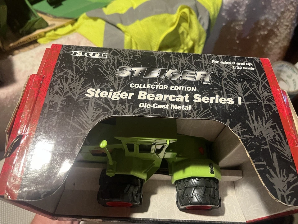 ERTL Case IH Steiger Bearcat 2000 verde con caja original diecast 1:32 Foto 3 de 4