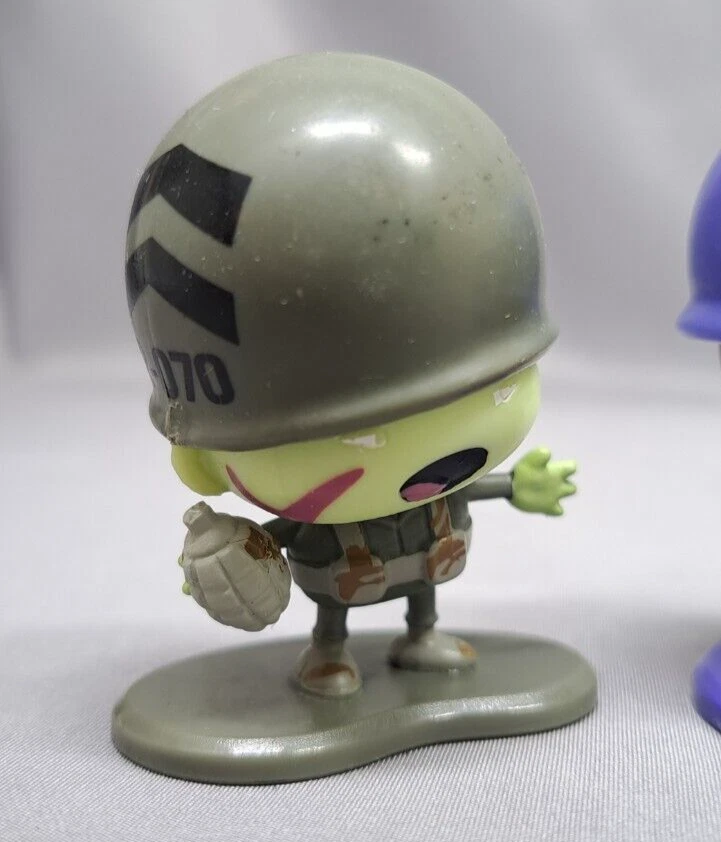 MGA Impresionante Lote de 5 Hombres Pequeños Verdes Grises y Verdes Ejército Militar General Lote Foto 2 de 4