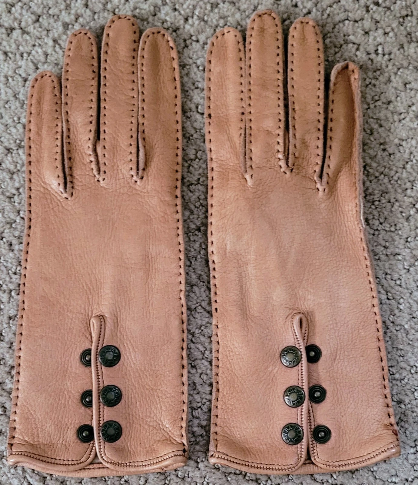 AUTH PRADA VINTAGE LOGO BUTTON LEATHER GLOVES PREOWNED TAN SIZE 7