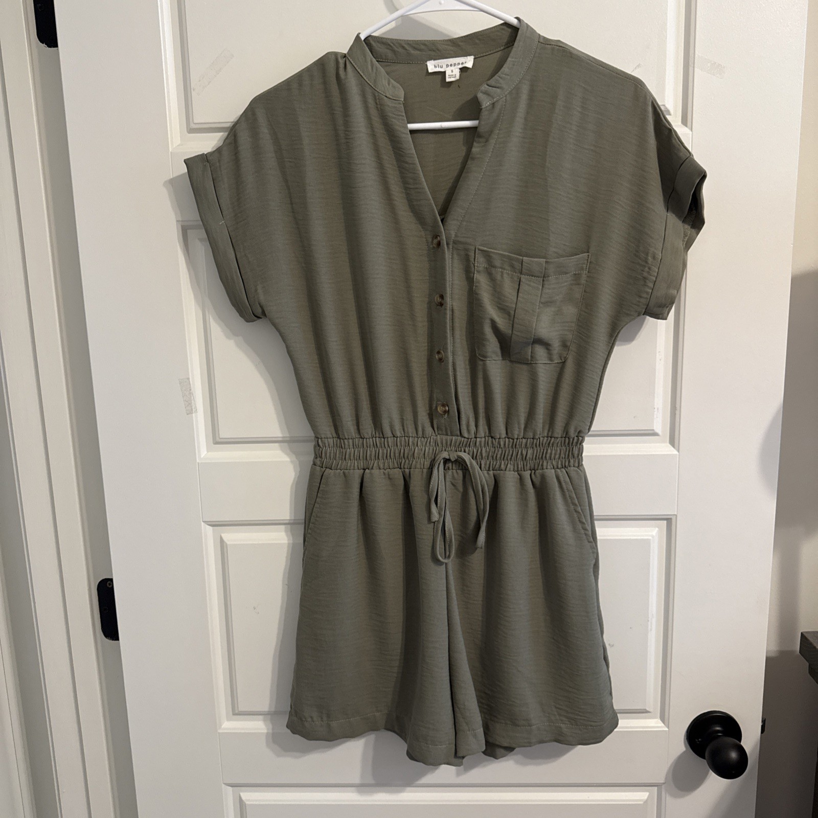 Blu Pepper Woman’s Sage Green Solid Pattern Rompe… - image 1