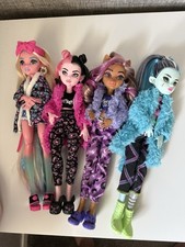 Monster High Creepover Bundle With Spa Day Lagoona