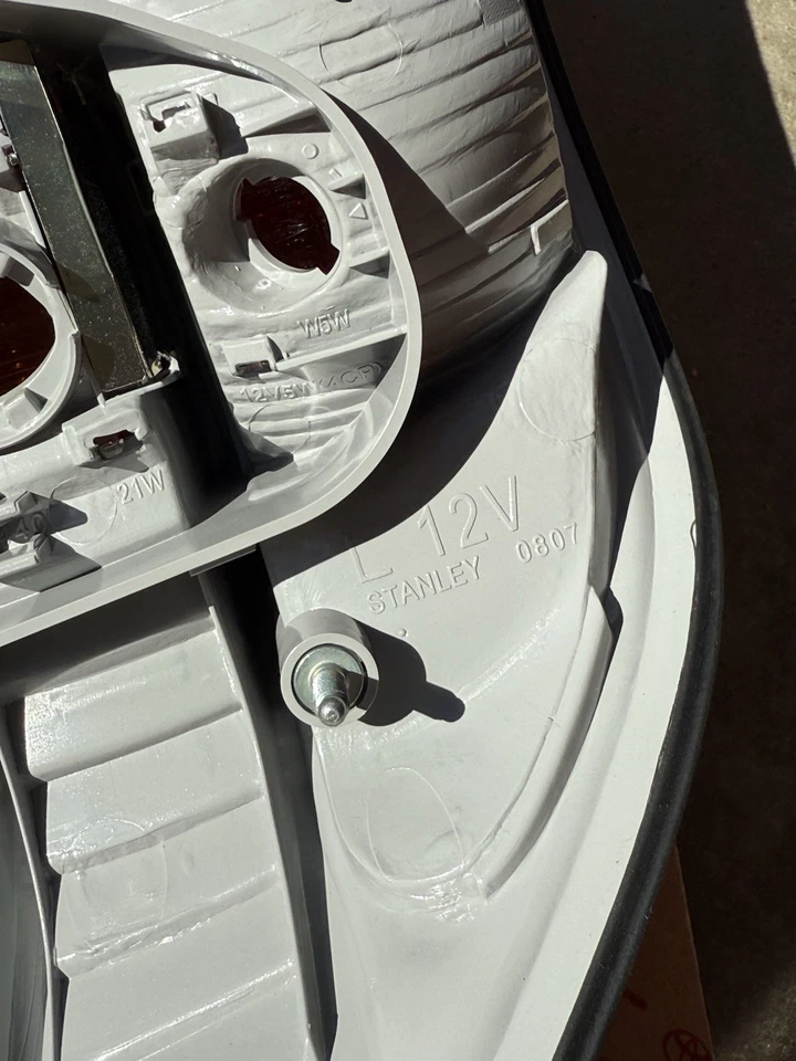 LEXUS 原始设备制造商 工厂驱动器 后置尾灯镜头 2001 - 2003 LS430 81561-50100 — 第 4/4 张图片