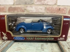 Road Legends 1:18 Diecast Cars 1937 Ford Convertible 92239