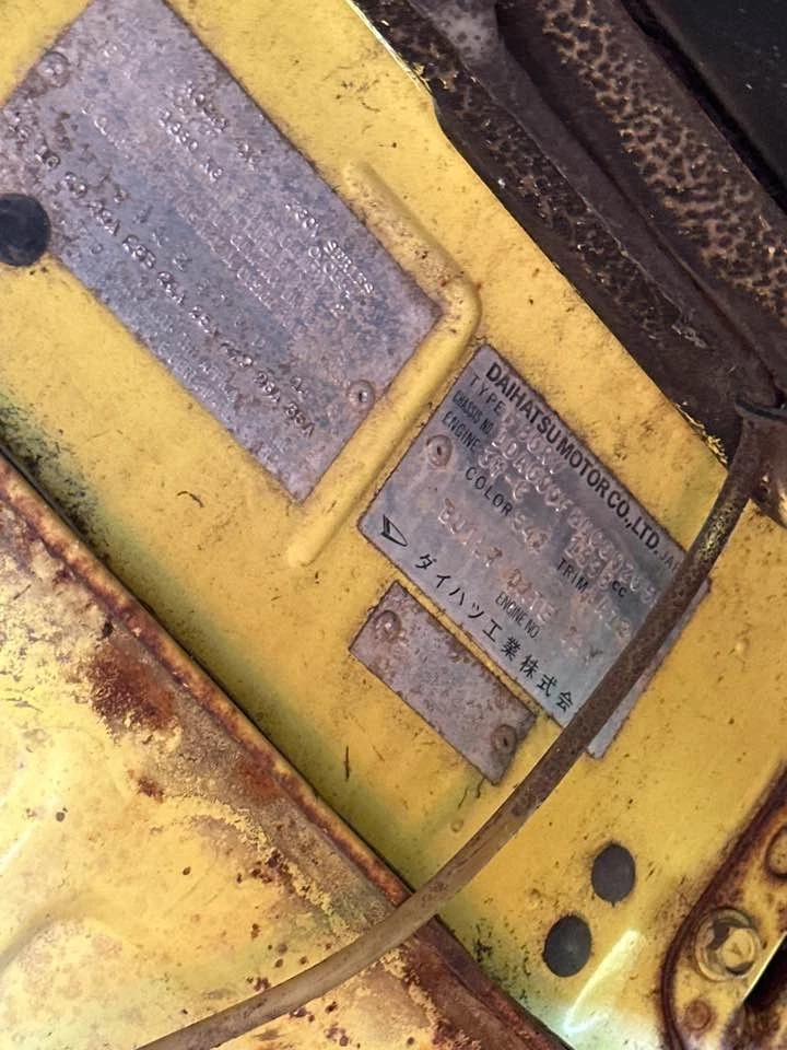 1987 Daihatsu Rocky RH Rear Cargo Glass ALFA RED F70/F75 #B688 - image 2 of 4