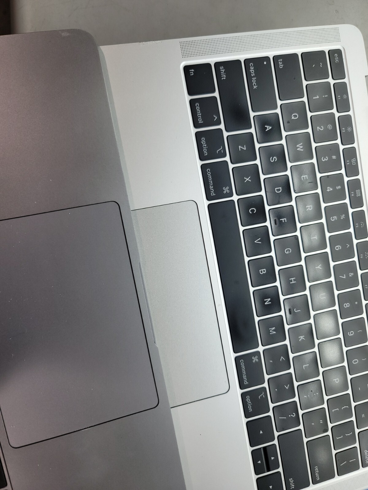 Macbook Air A1932 KEYBOARD , silver color, Grade A , nice