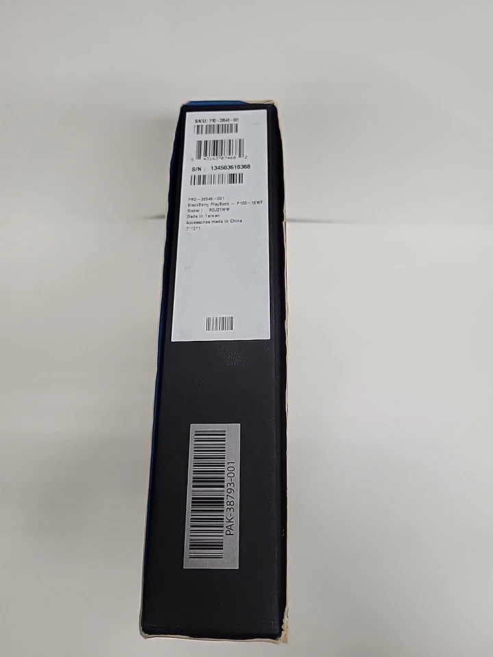 BlackBerry PlayBook 16GB Wi-Fi Tablet 7" FOR PARTS ONLY DOES NOT POWER ON/Bundle - Image 2 of 4