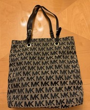 Michael Kors Logo Tote Bag Beige/Black Snap C...