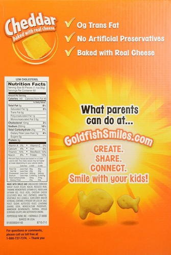 Galletas saladas para bocadillos horneados de peces dorados, cheddar, 66 onzas - Imagen 2 de 5