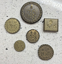 ANTIQUE BRASS COIN WEIGHTS SD TOKENS LOT TRADE SCALE CHECK WEIGHTS COLLECTABLE