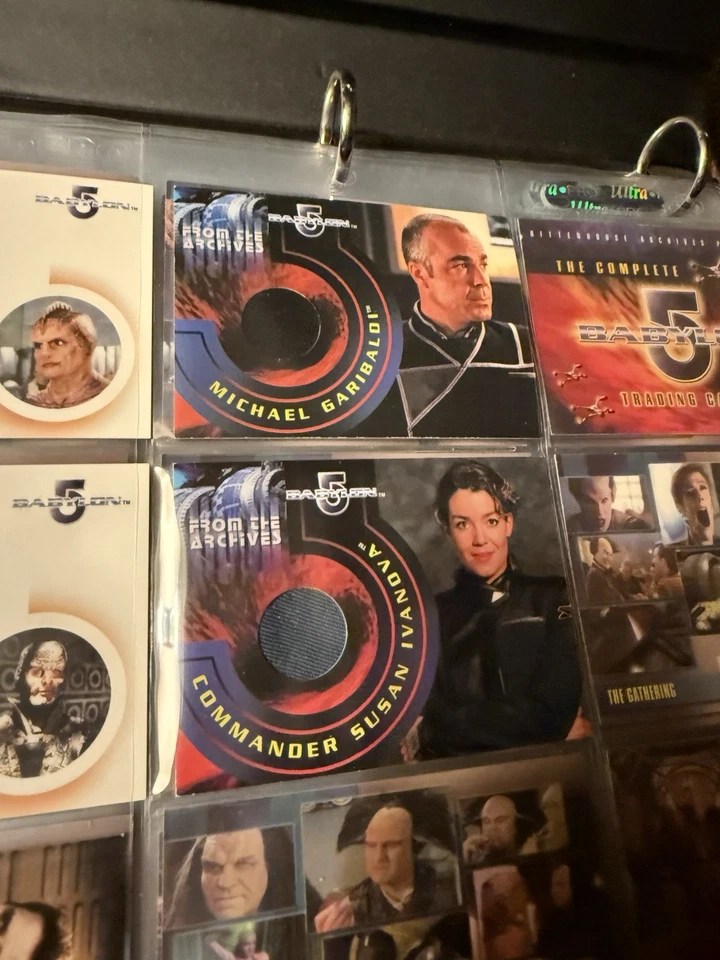 The Complete BABYLON 5 Rittenhouse 120 Juego de Cartas Autos Insertos Ropa Foto 4 de 4