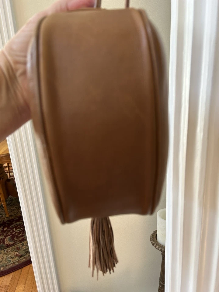 Bolso de Mano Pequeño Bandolera Albert Nipon Bronceado Cuero Borla Metal Dorado De Colección Foto 4 de 4