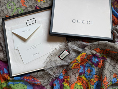 Original Gucci XXL Tuch Schal Stola Iconic GG Muster Paradise