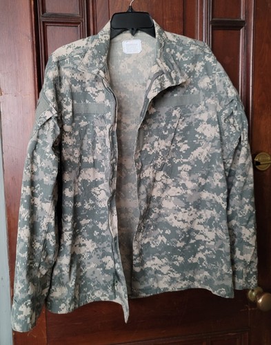 Army Jacket Camouflage- Men's Medium - Picture 2 of 11