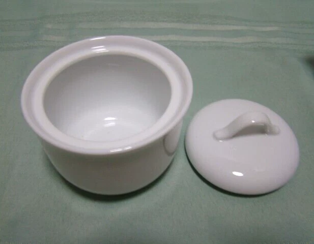 Corning Ware WHITE Creamer and Sugar w/lid 81-TY D5 and 81-TY C4 - Image 3 of 4