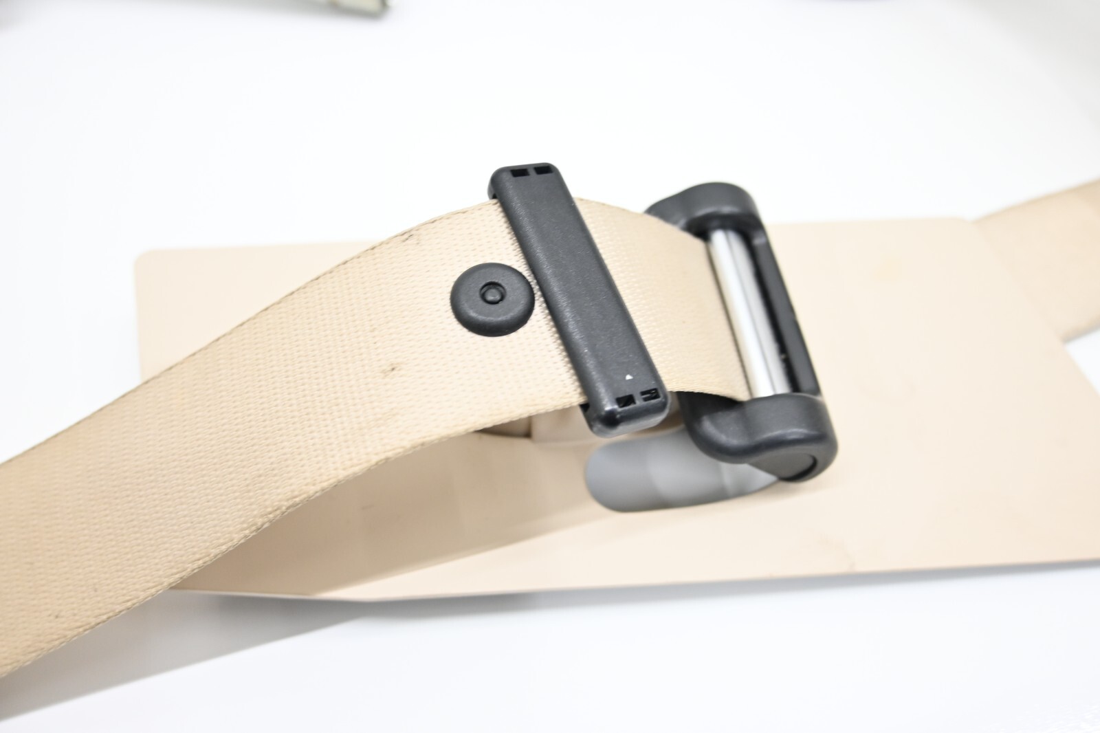 ⭐ 14-20 Maserati Ghibli Front Right Upper Seat Belt Retractor Beige Oem