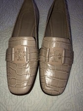 Tory Burch Beige Georgia Leather Loafers Size 8 Preppy Classic Office EUC