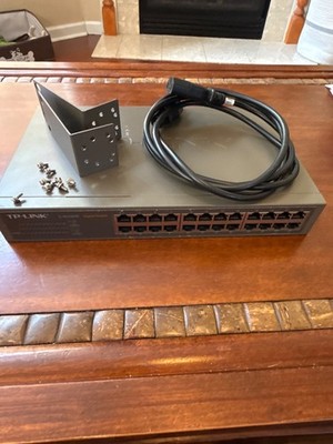 TP-LINK Technologies TP-Link (TL-SG1024D) 24-Ports Rack-mountable Ethernet...