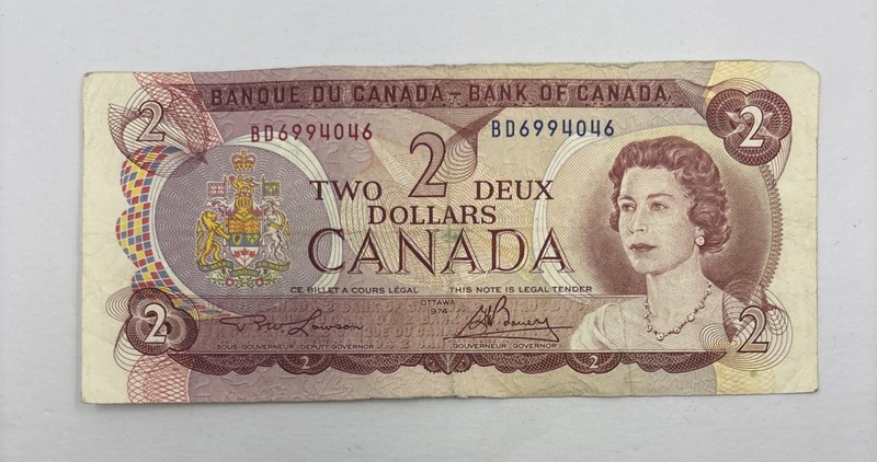 1974 Bank Of Canada $2 Banknote Featuring Queen Elizabeth II 