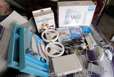 Nintendo Wii Sports Console Bundle Mario Cart controllers wheels charger games