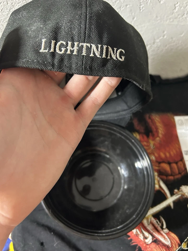 New Era Tampa Bay Lightning Gasparilla Exclusivo Gota Negro/Dorado Talla 7 1/4 Foto 3 de 4