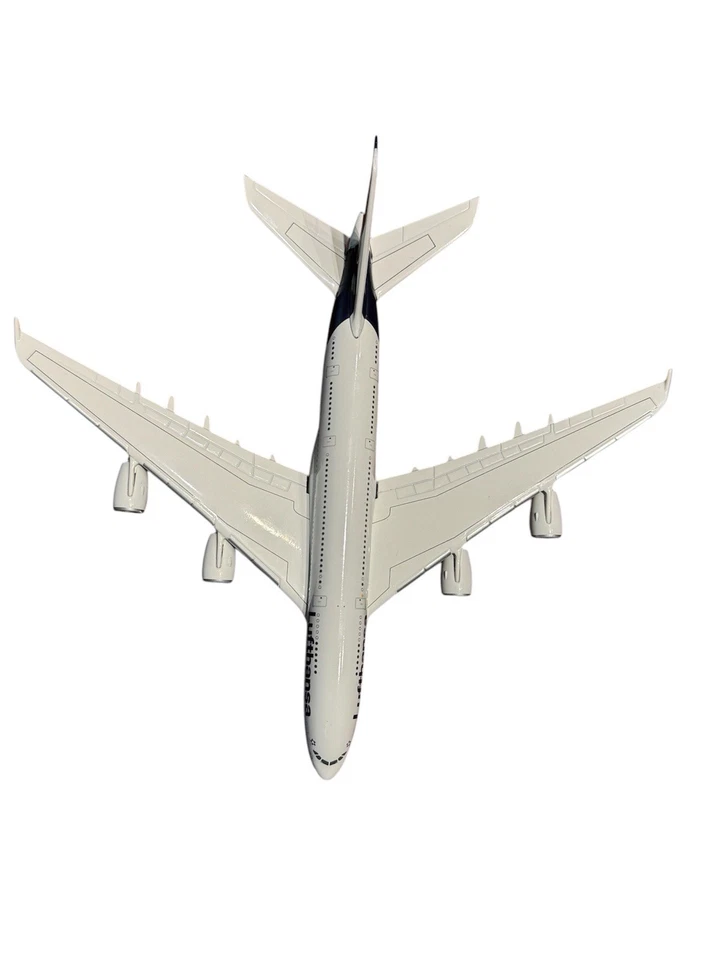 Herpa 533072 Lufthansa Airbus a380 D-AIMB scale 1:500 model - Immagine 4 di 4