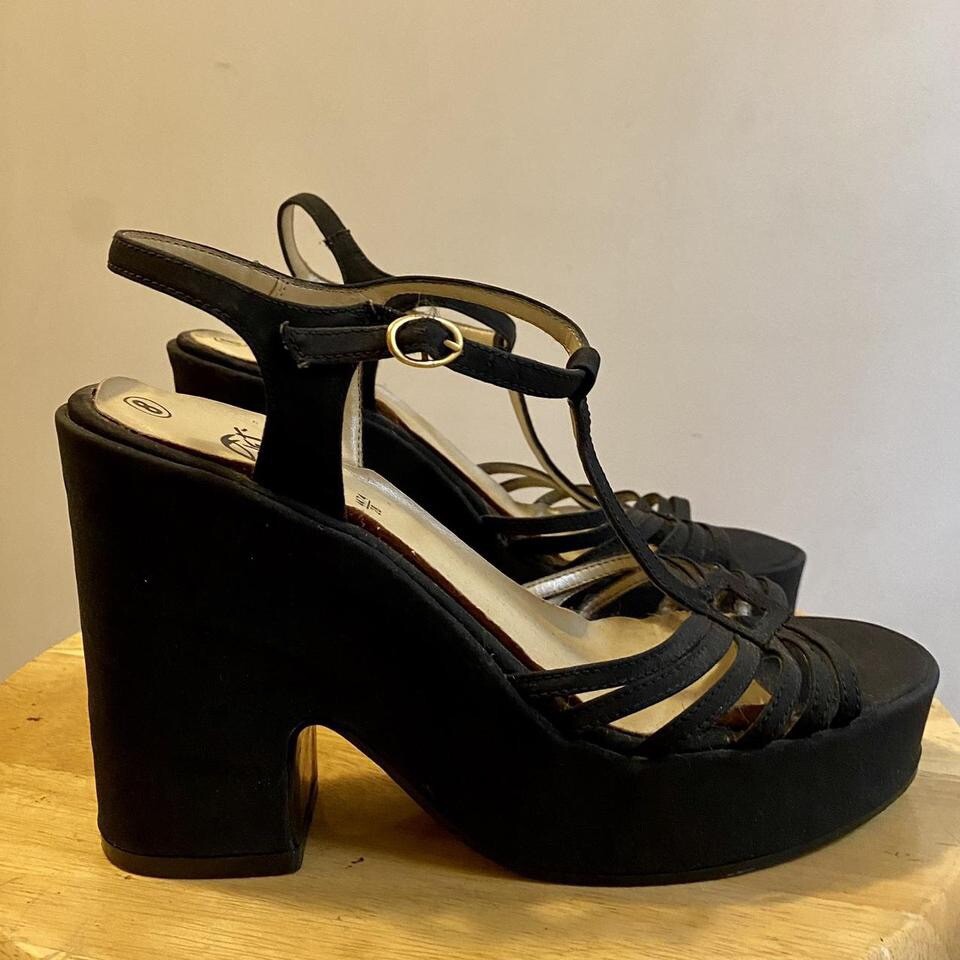 planet by earth sandals