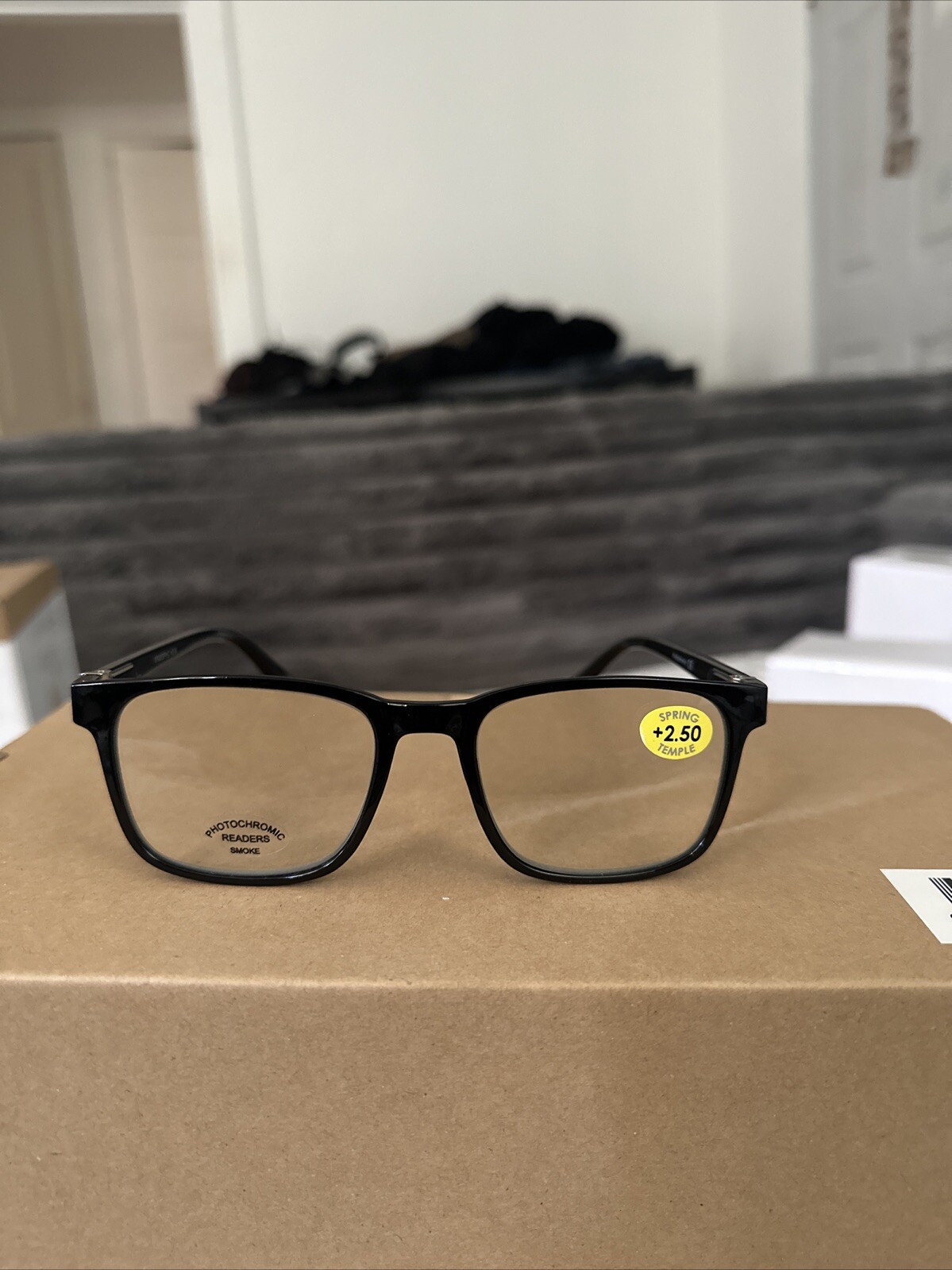 grinderPUNCH Photochromic Reading Glasses +2.5 &ndash; Light-Sensitive Eyewear