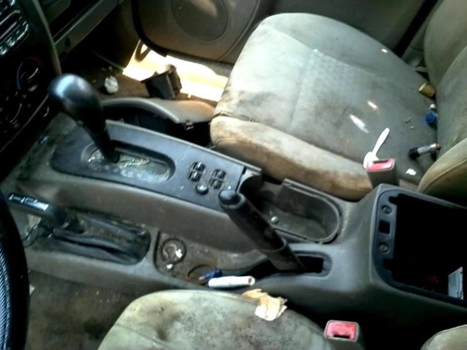 Used Air Cleaner Assembly fits: 2006 Jeep Liberty 3.7 Grade A - Image 4 of 4