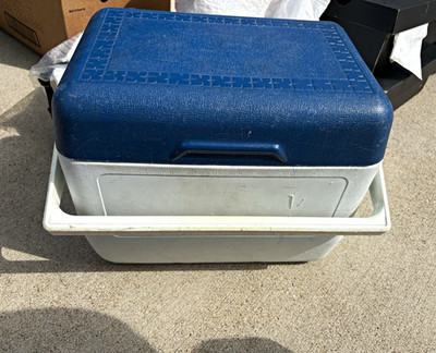 Portable Plastic Ice Box Cooler w/ Lid & Handle, White/Blue, 1 Compartment