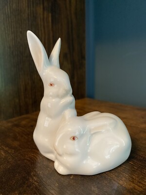 Herend White Snuggling Bunnies