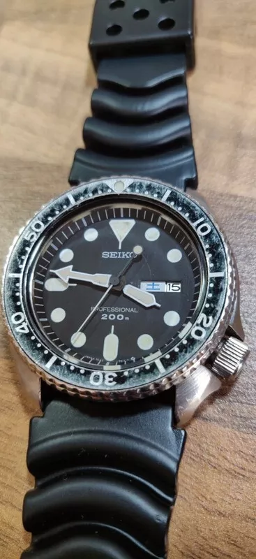 Seiko 7C43-7010 vintage quartz professional divers watch Kanji 200m