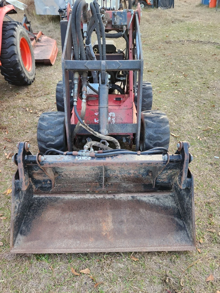 Minicargadora Kohler 20HP OHV Toro Dingo 220 🔥 329.2=pocas horas🔥 Foto 2 de 4
