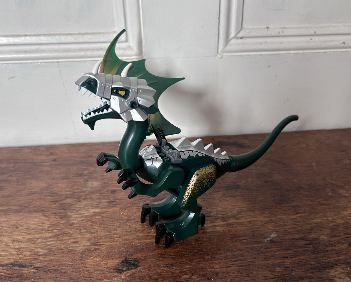 Lego Dragon, Fantasy Era, Dark Green Head with Armor Rare incomplete 7048