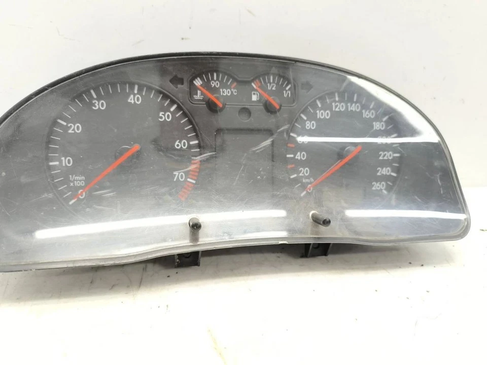 Volkswagen PASSAT B5 1.8i 1997 LHD Strumento Di Misura Tachimetro 3B0919861BX Foto 4 de 4