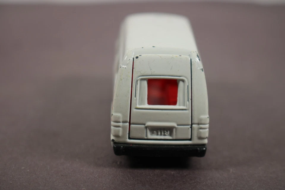 Ambulancia Tomica Tomy Toyota Hiace de colección 1:66 Japón No. 3 LQQK Foto 4 de 4