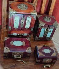 lot de boites  a bijoux asiatique en bois et Jades dont une avec boite a musique