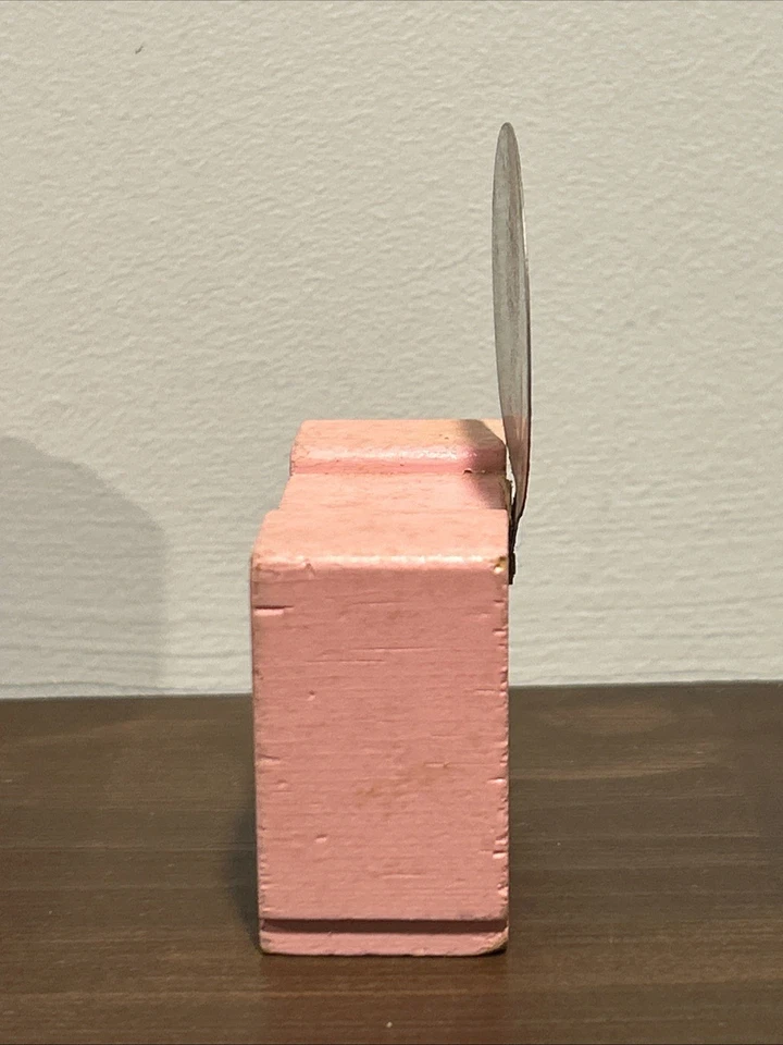 Vintage Strombecker Wooden Dollhouse Pink Bed And Vanity - 1930s - 1:16 Scale - Image 4 of 4