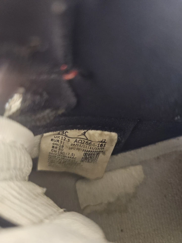 Conjunto de zapatos de baloncesto Air Jordan años 90 Chicago Bulls sombrero, almuerzo y niños Foto 3 de 4