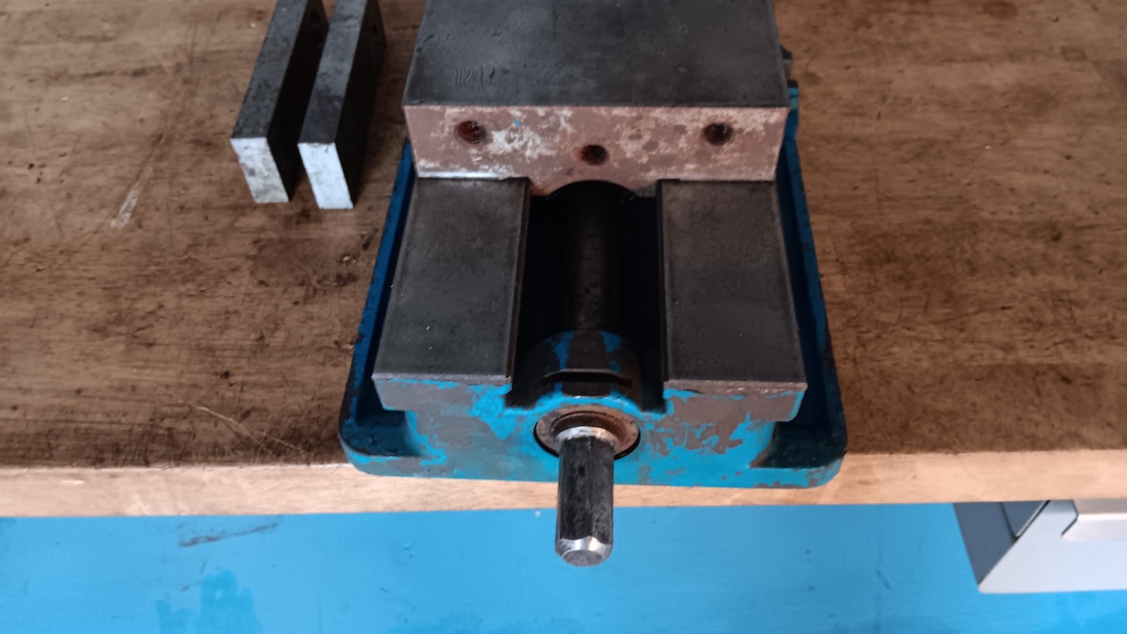 Kurt AngLock D675 Machine Vise