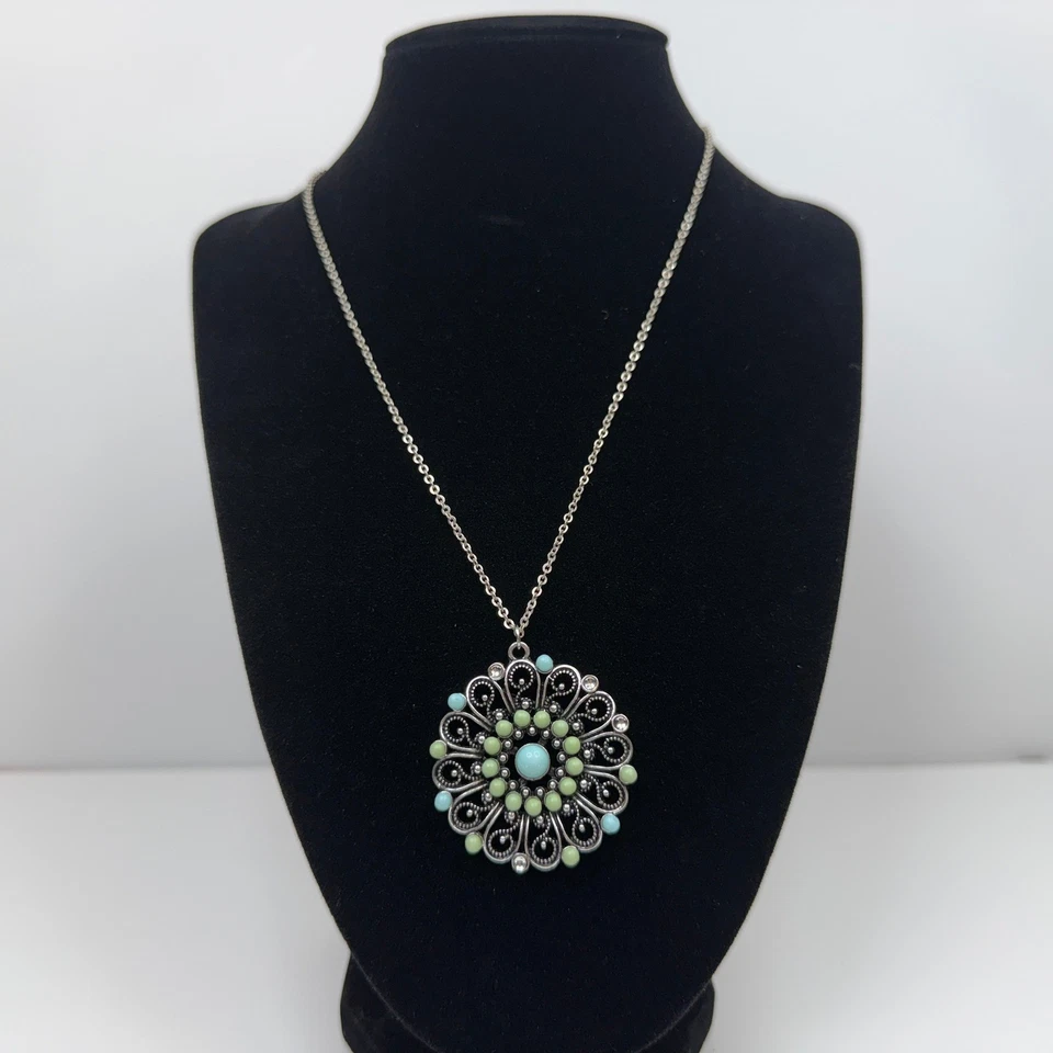 Colgante y collar de filigrana de cuentas redondas cuentas acrílicas verde turquesa joyería Foto 2 de 4