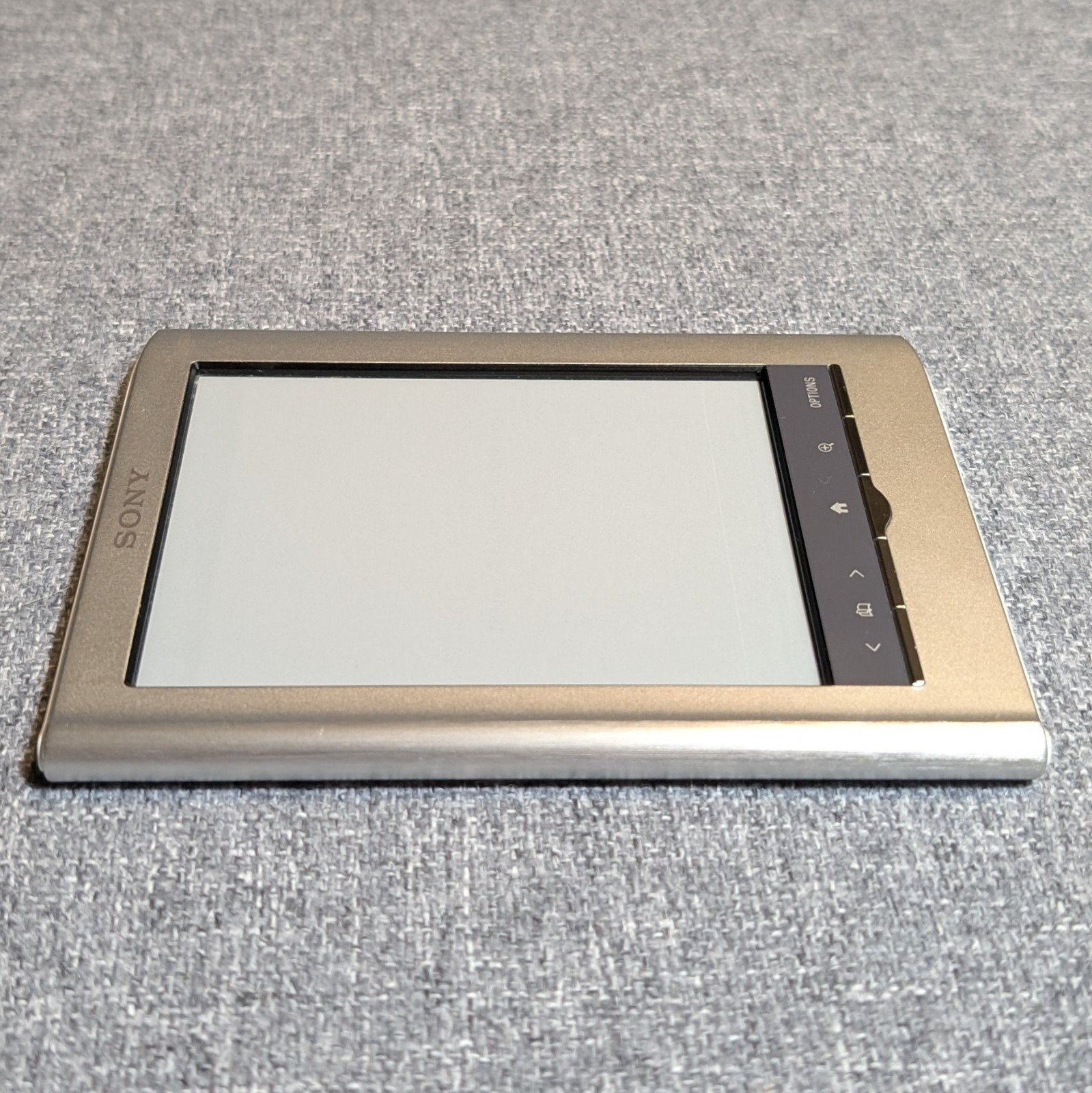 Silver Sony PRS-350 eReader with Original Box (AS-IS / Please Read Description)