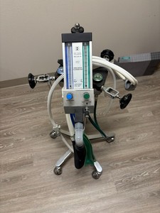 Belmed Portable  Medical Nitrous Oxide  Flowmeter on 4 Tank Cart  and scavenger